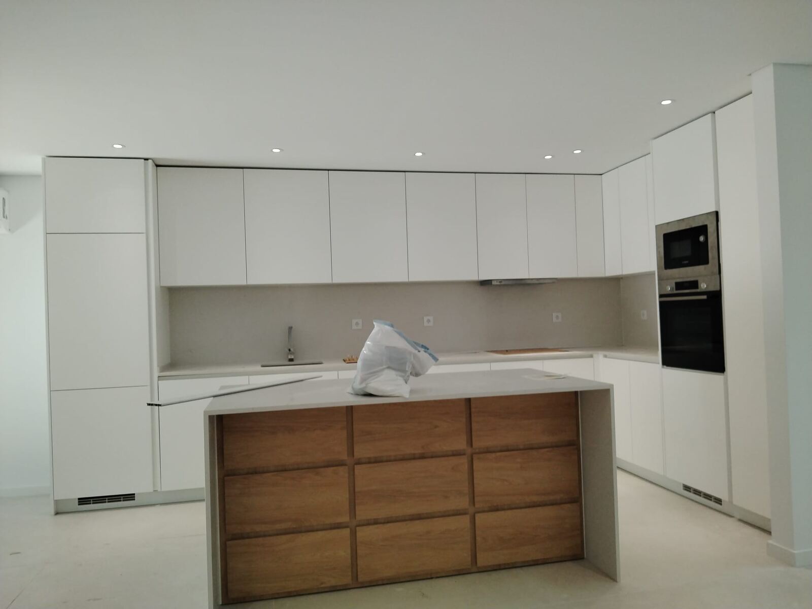 Cozinha entregue limpa após remodelação